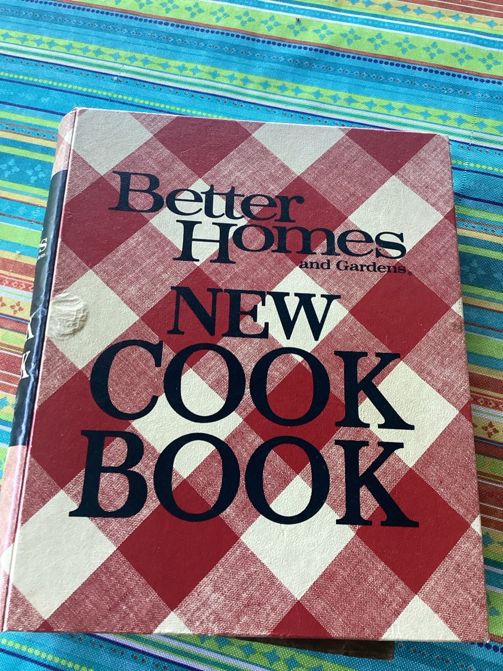 Better Homes And Gardens Red and Cream Checkered New Cook Book